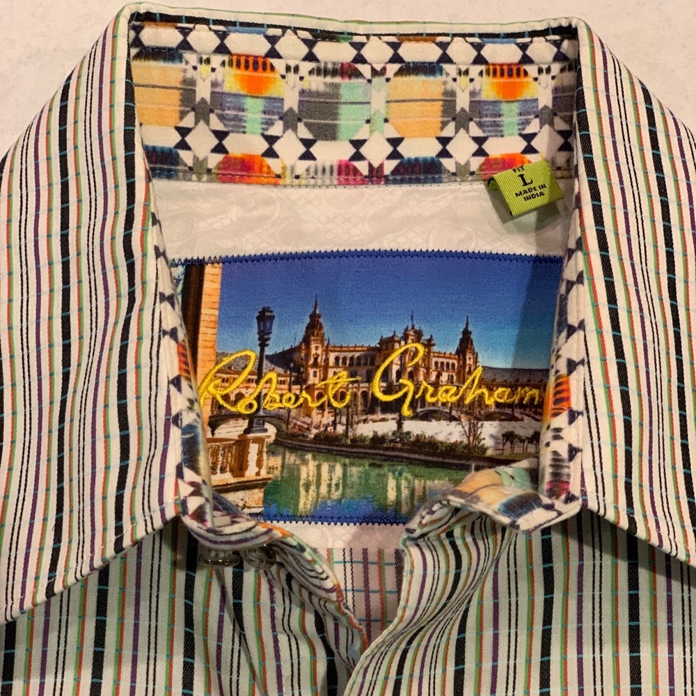 Beautiful Robert Graham textured shirt